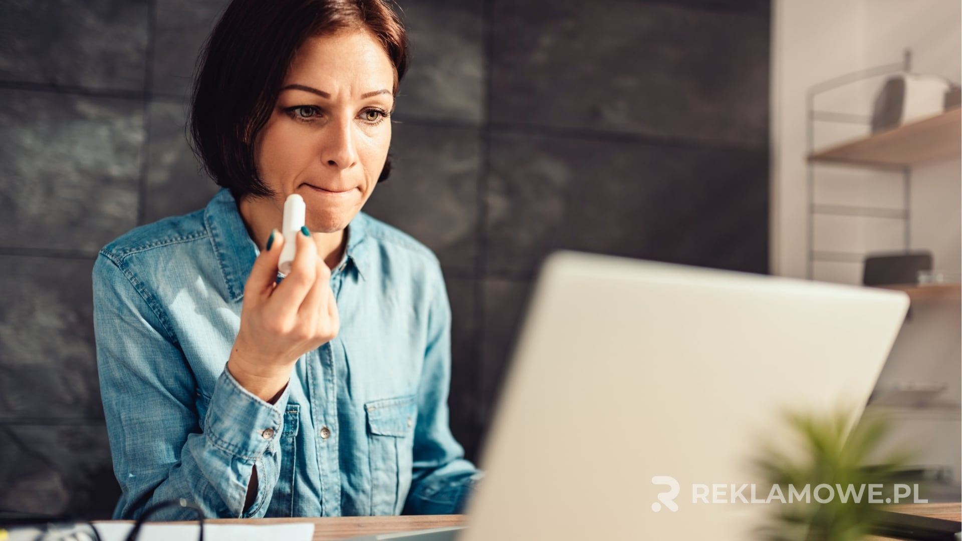 Różne rodzaje pomadek reklamowych dla firm