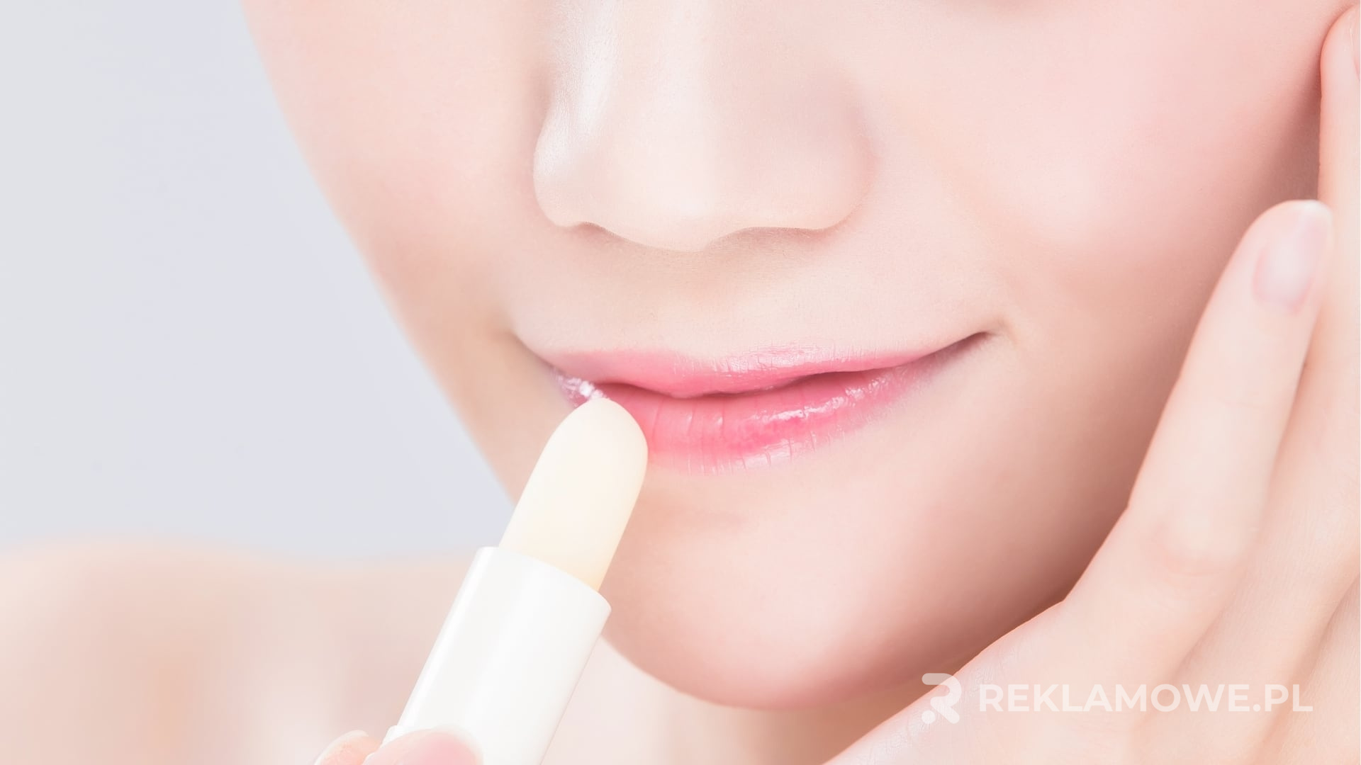 Jak pomadki reklamowe wpływają na lojalność klientów Pomadka reklamowa zwiększająca lojalność klientów