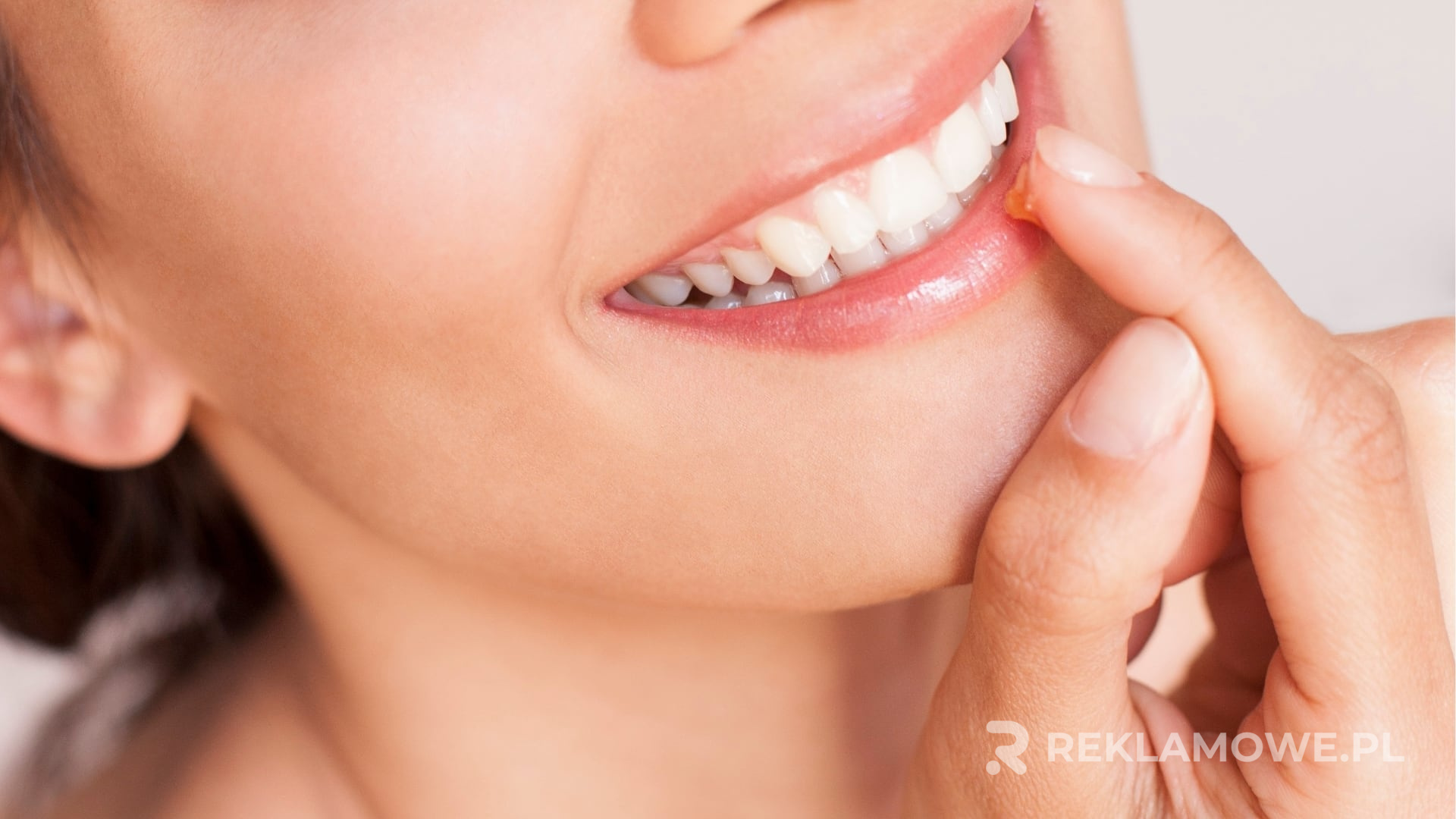 Pomadki reklamowe jako skuteczny gadżet reklamowy dla branży beauty